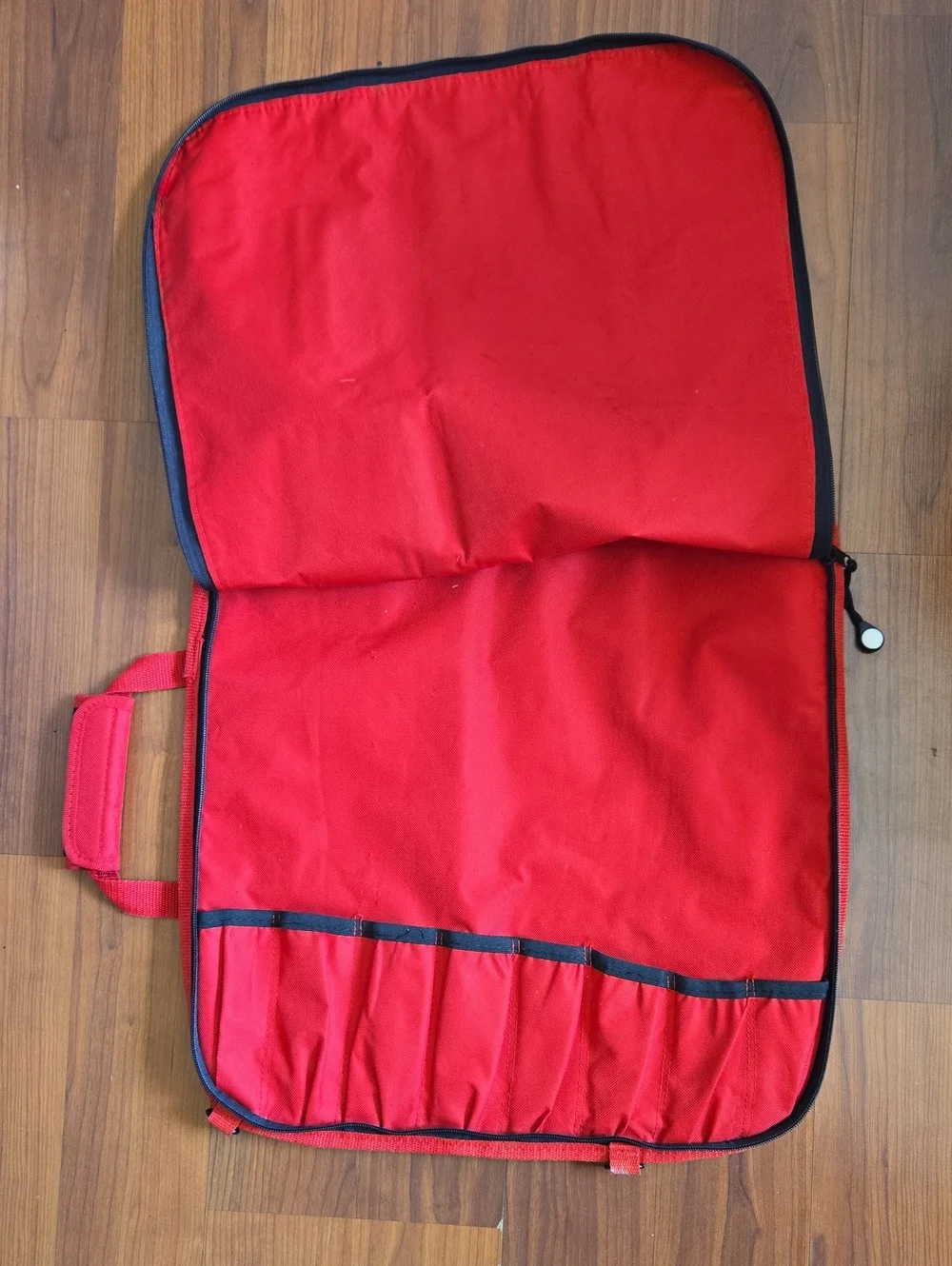 Compact Red KNIFE Bag  – Messermeister